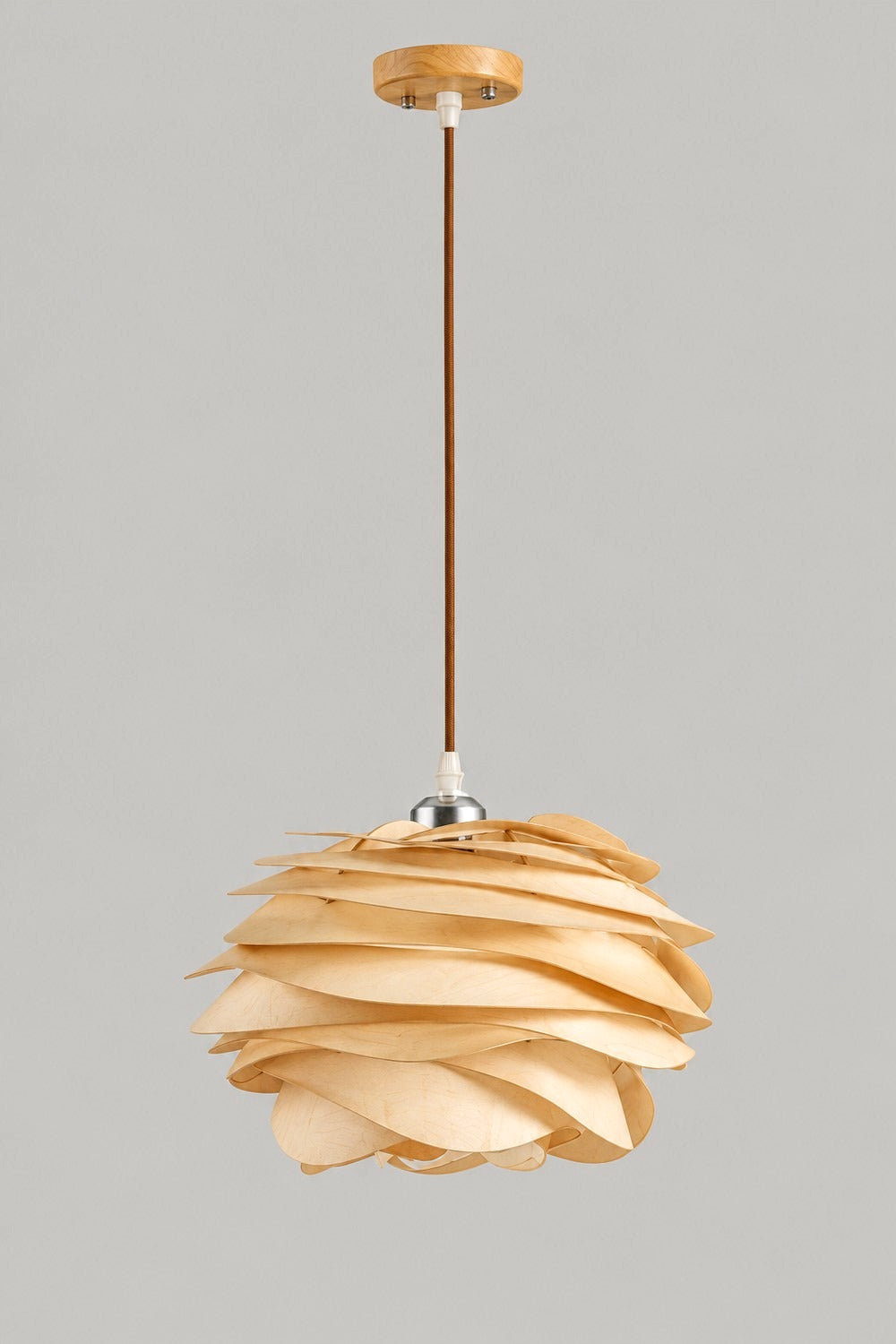 Suspension KOGLE en bois clair sur fond gris